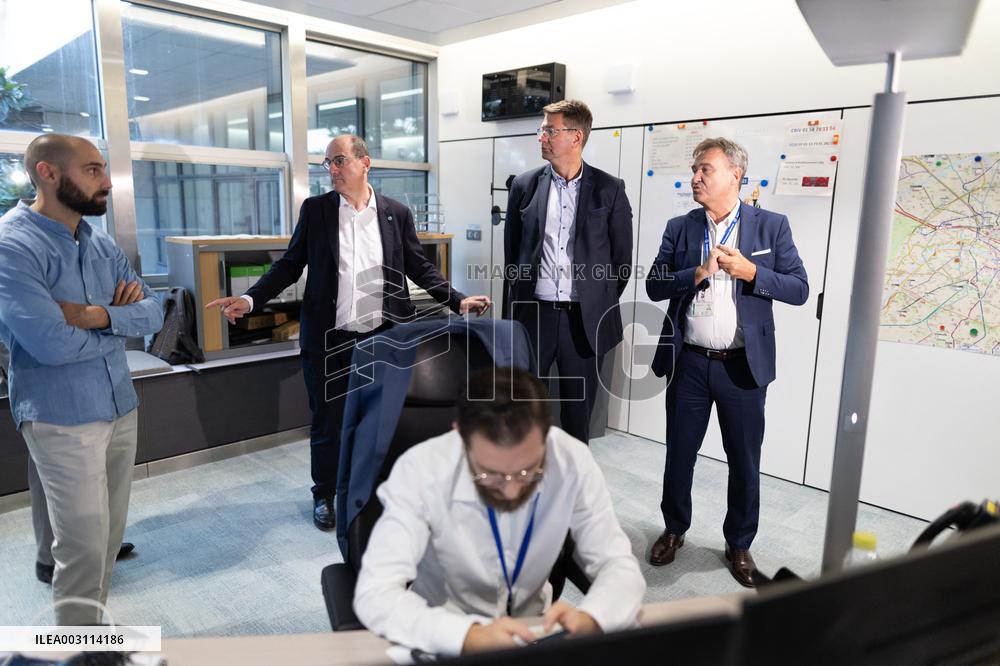 Minister of transport visits the RATP Control Station - Paris