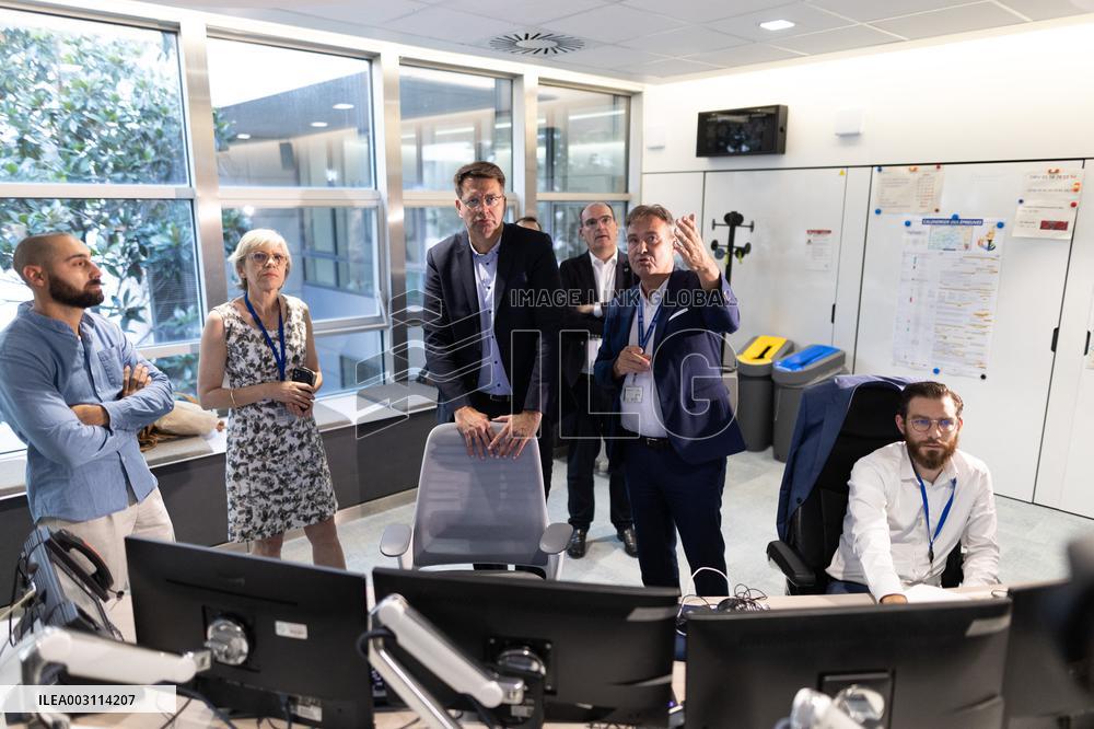Minister of transport visits the RATP Control Station - Paris