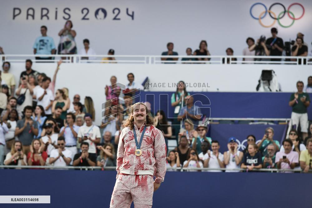 Paris 2024 - Fans cheer medalists at the Parc des Champions in Paris FA