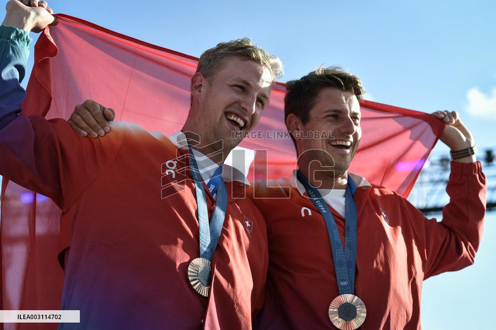 Paris 2024 - Fans cheer medalists at the Parc des Champions in Paris FA