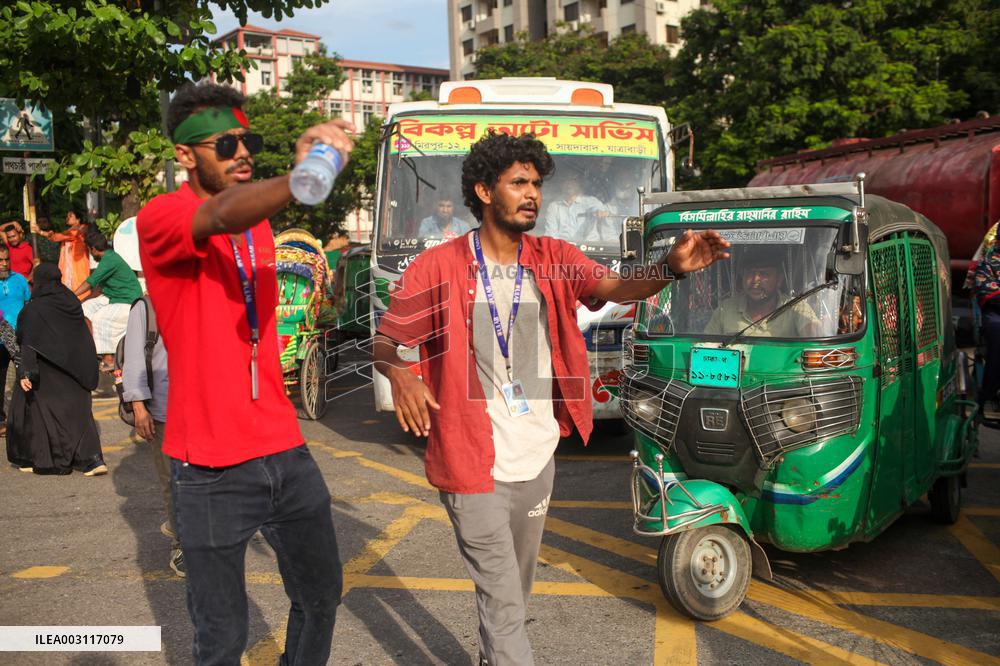Dhaka A Day Ffter PM Fleeing - Bangladesh