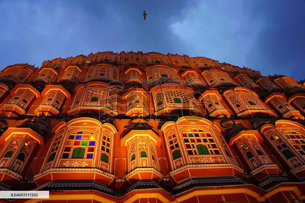 XINHUA PHOTOS OF THE DAY