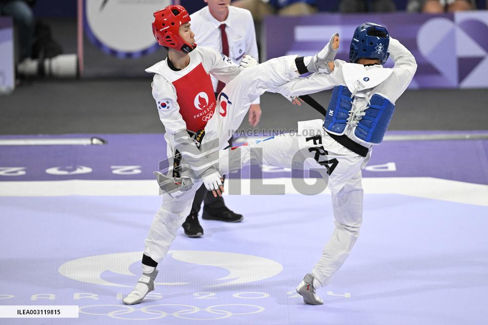 Paris 2024 - Taekwondo - Cyrian Ravet Competing