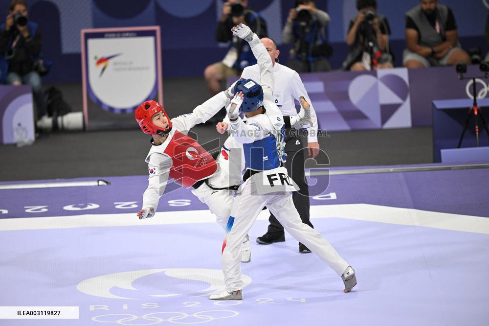 Paris 2024 - Taekwondo - Cyrian Ravet Competing