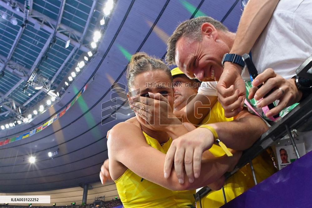 Paris 2024 - Pole Vault - Nina Kennedy Wins Gold