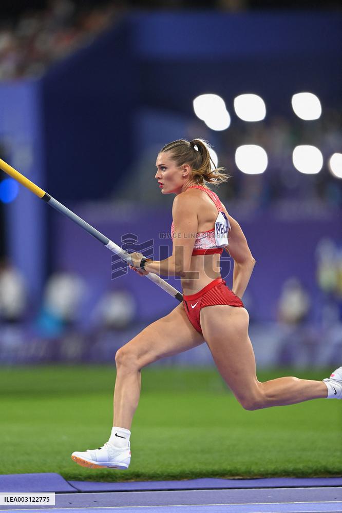 Paris 2024 - OnlyFans Star Alysha Newman Takes Bronze In Women’s Pole Vault