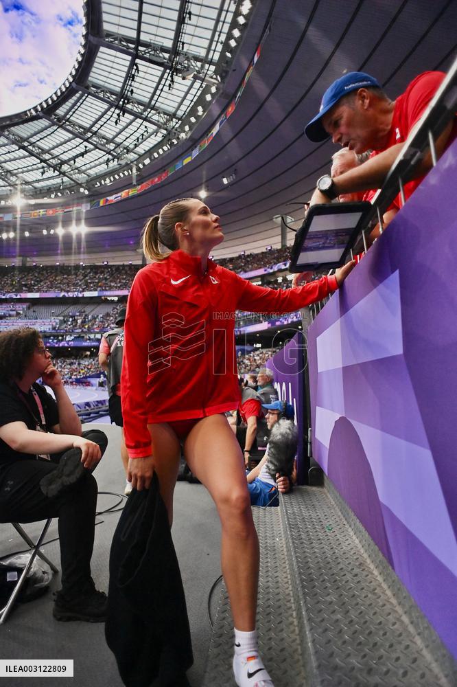 Paris 2024 - OnlyFans Star Alysha Newman Takes Bronze In Women’s Pole Vault