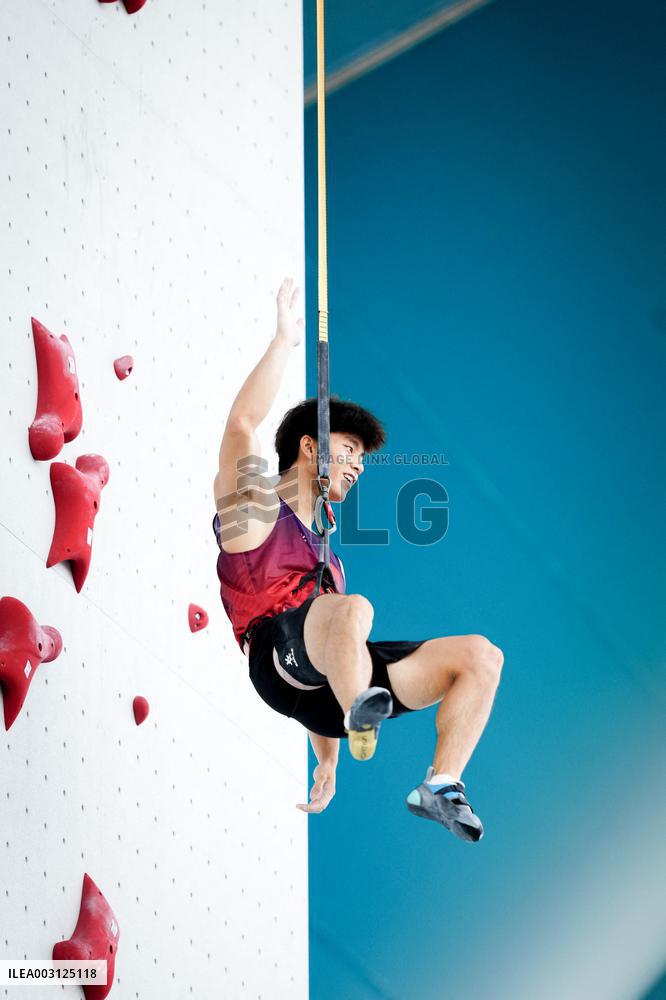 Paris 2024 - Climbing Men’s Speed - Veddriq Leonardo Wins Gold