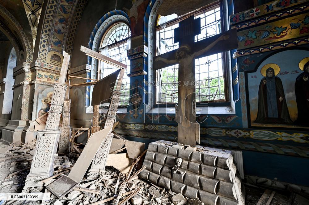 Christian church in eastern Ukraine destroyed by Russian troops
