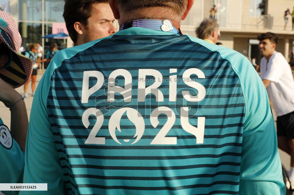 Paris 2024 - Illustrations Volunteers Outfits