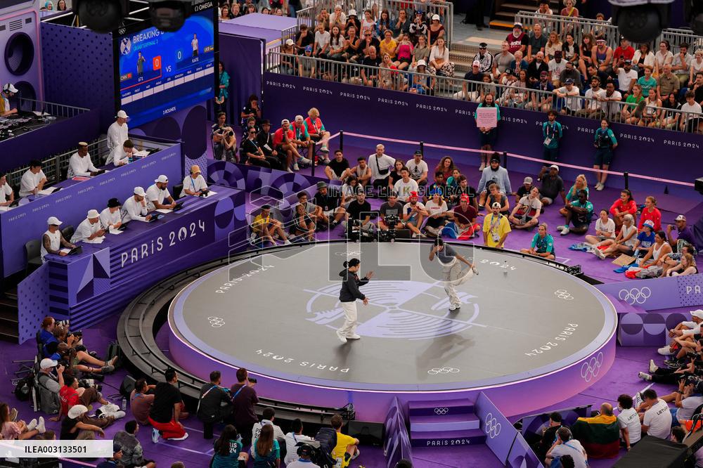 Paris 2024 - Breaking B-Girls Competition