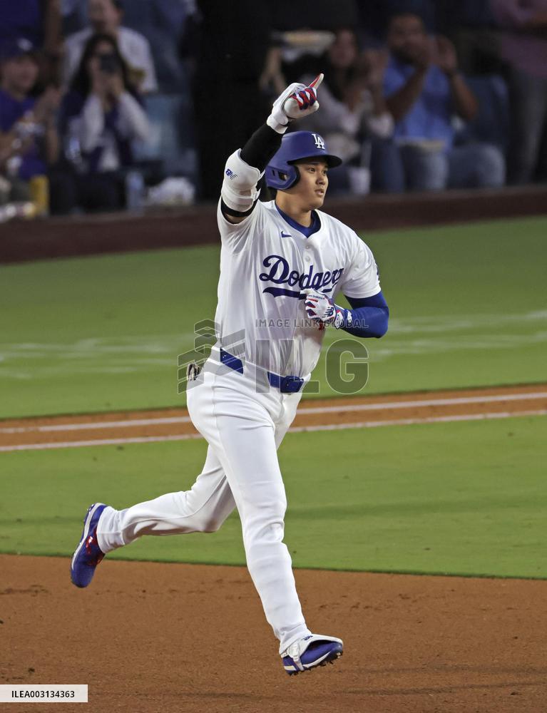 Baseball: Pirates vs. Dodgers