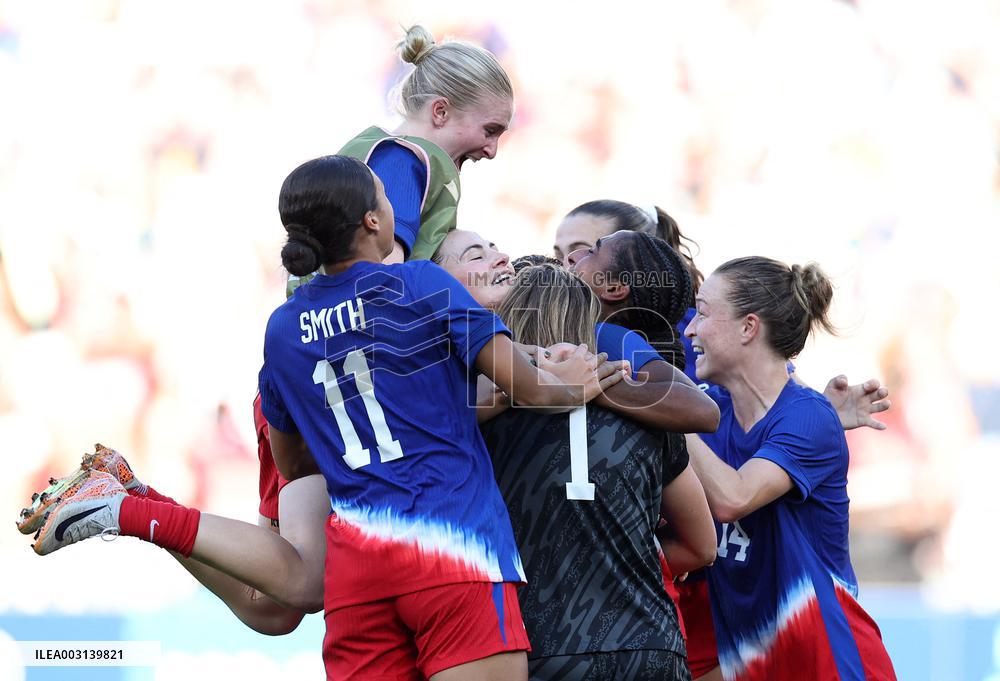 XINHUA PHOTOS OF THE DAY