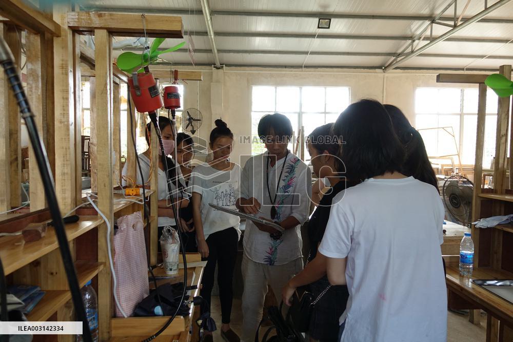 HainanOutlook | Inheritor of coconut shell carving in Hainan dedicates to the innovation and promotion of the art