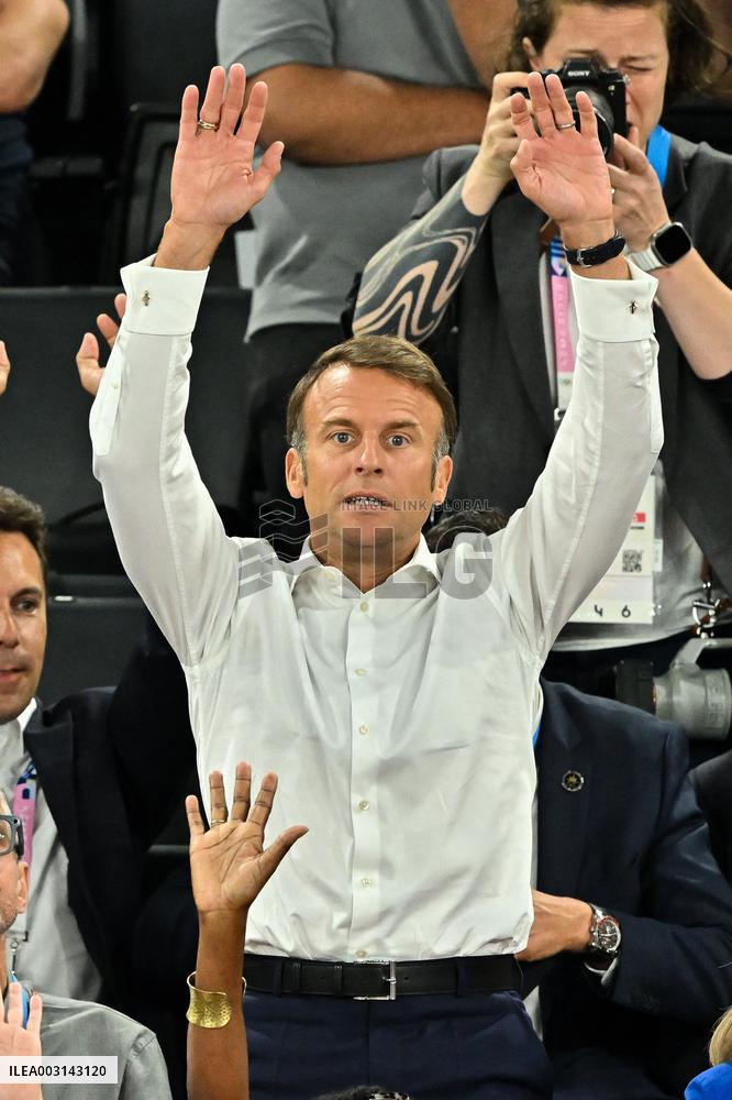 Paris 2024 - Emmanuel Macron And Brigitte At Women's Basketball Final