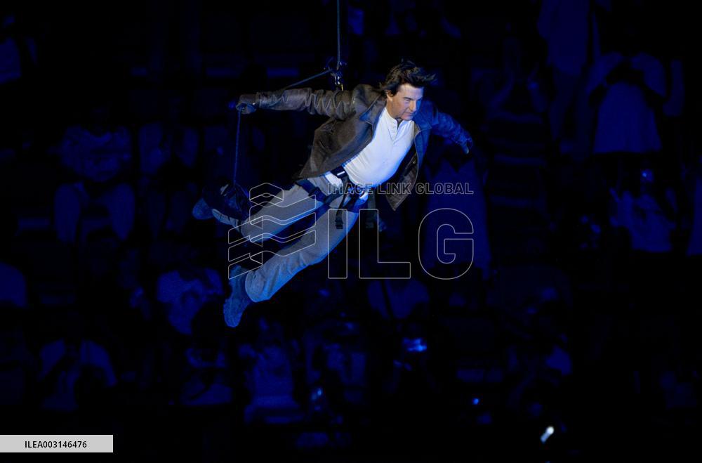 Paris 2024 - Tom Cruise Performs A Stunt At Closing Ceremony