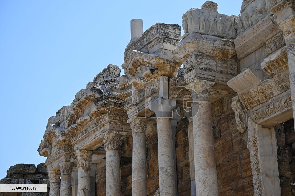 T?RKIYE-DENIZLI-HIERAPOLIS-SCENERY