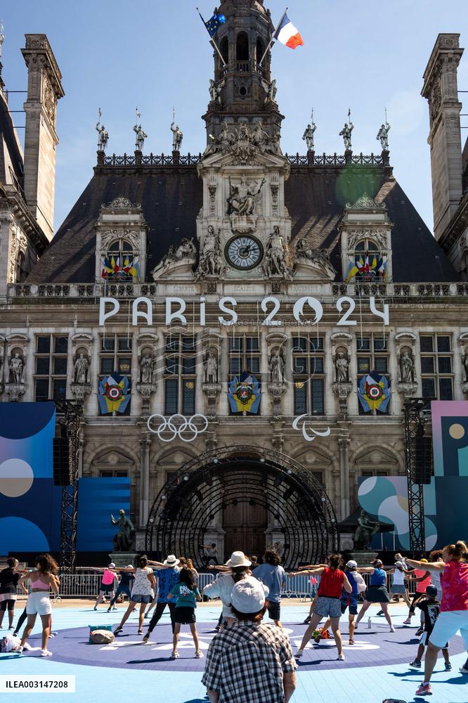 Paris 2024 - Terrasse Of Hotel de Ville