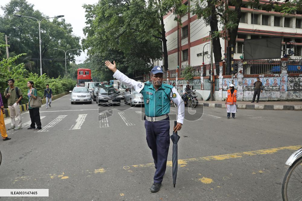 Police Forces Resume Duty - Dhaka