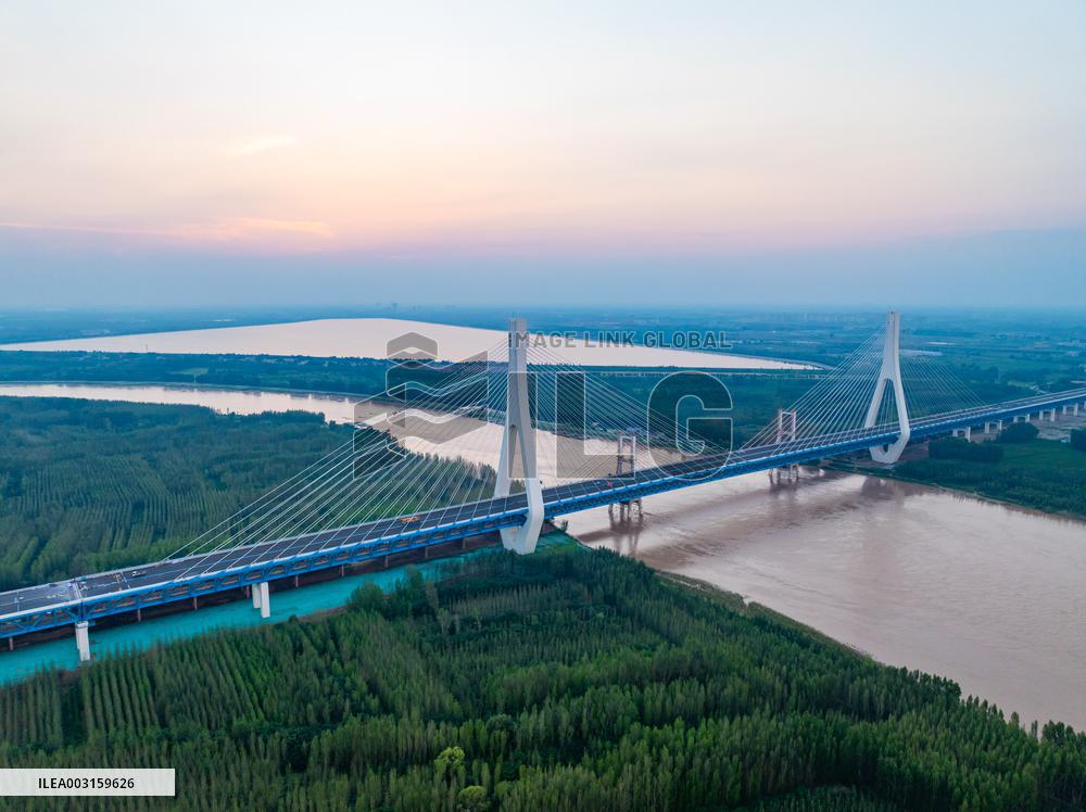 Yellow River Bridge Construction in Jinan