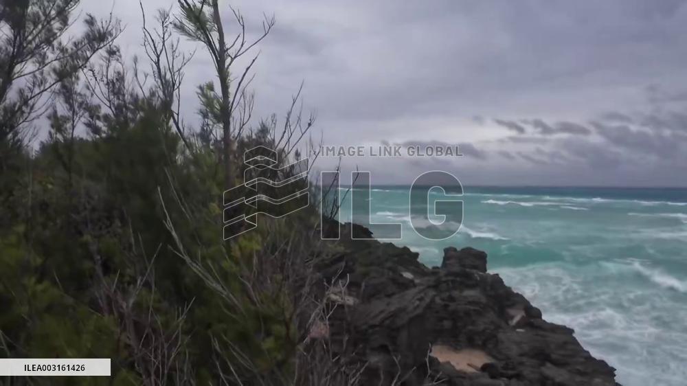 Bermuda: Rough Seas Hit Coastline As Hurricane Ernesto Barrels Toward Islands 5