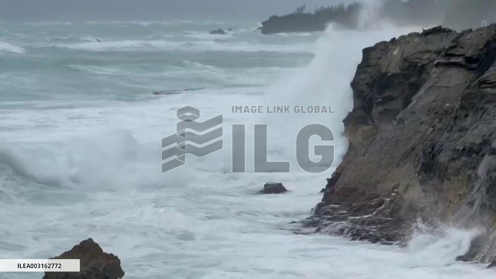 Bermuda: Rough Seas Hit Coastline As Hurricane Ernesto Barrels Toward Islands 7