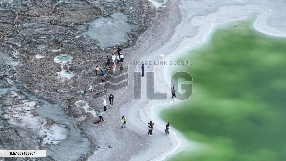 Dasaidan Emerald Lake Tour in Haixi