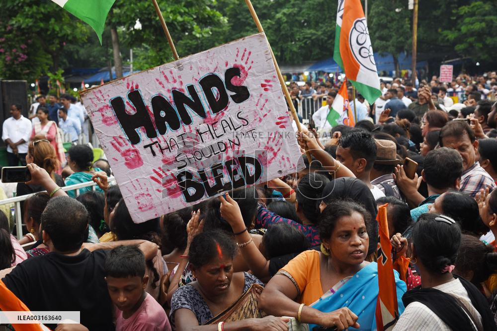 West Bengal Mamata Banerjee Demand Justice For Female Doctor Murdered - Kolkata