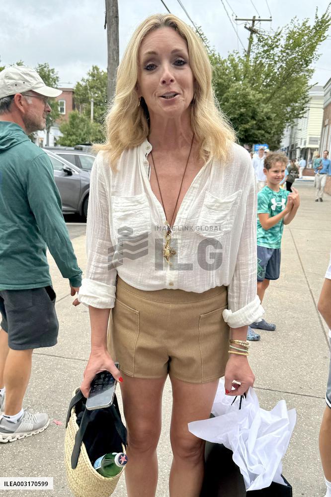 Jane Krakowski Out In Sag Harbor - NY