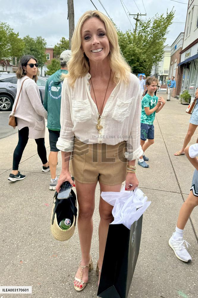 Jane Krakowski Out In Sag Harbor - NY