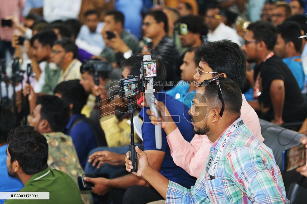 Mobile Journalism In Bangladesh