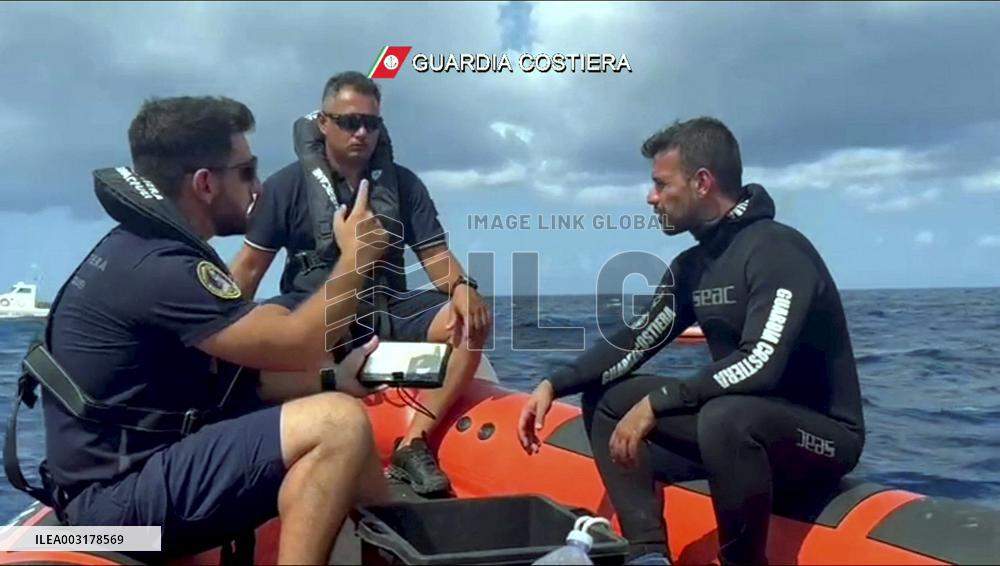 Third Day Of Search For The Six Missing After A Yacht Sank - Italy