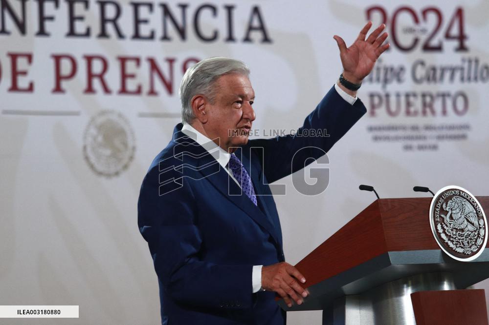 Andres Manuel Lopez Obrador Briefing - Mexico City