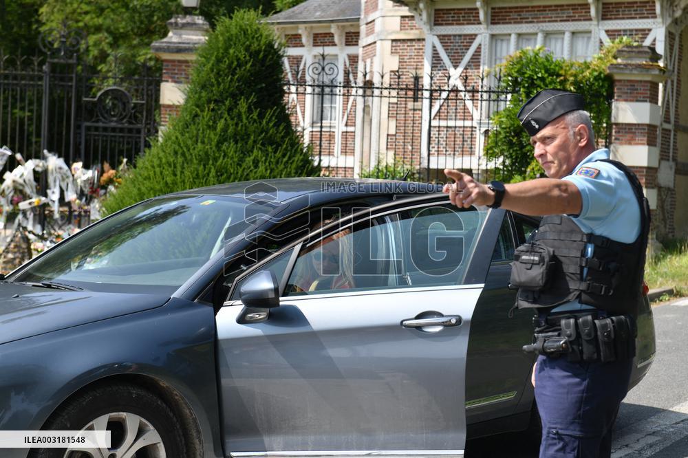 Rosalie van Breemen At Delon's Estate - Douchy