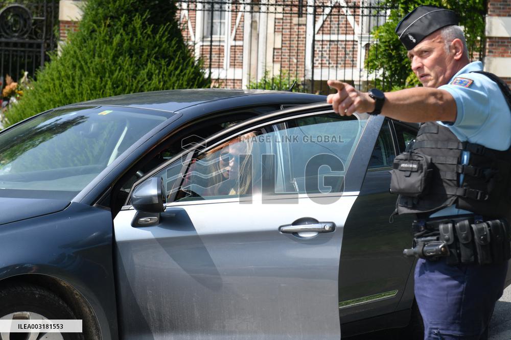 Rosalie van Breemen At Delon's Estate - Douchy