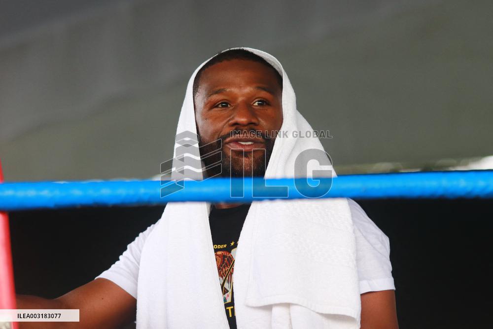 Floyd Mayweather Training - Mexico City