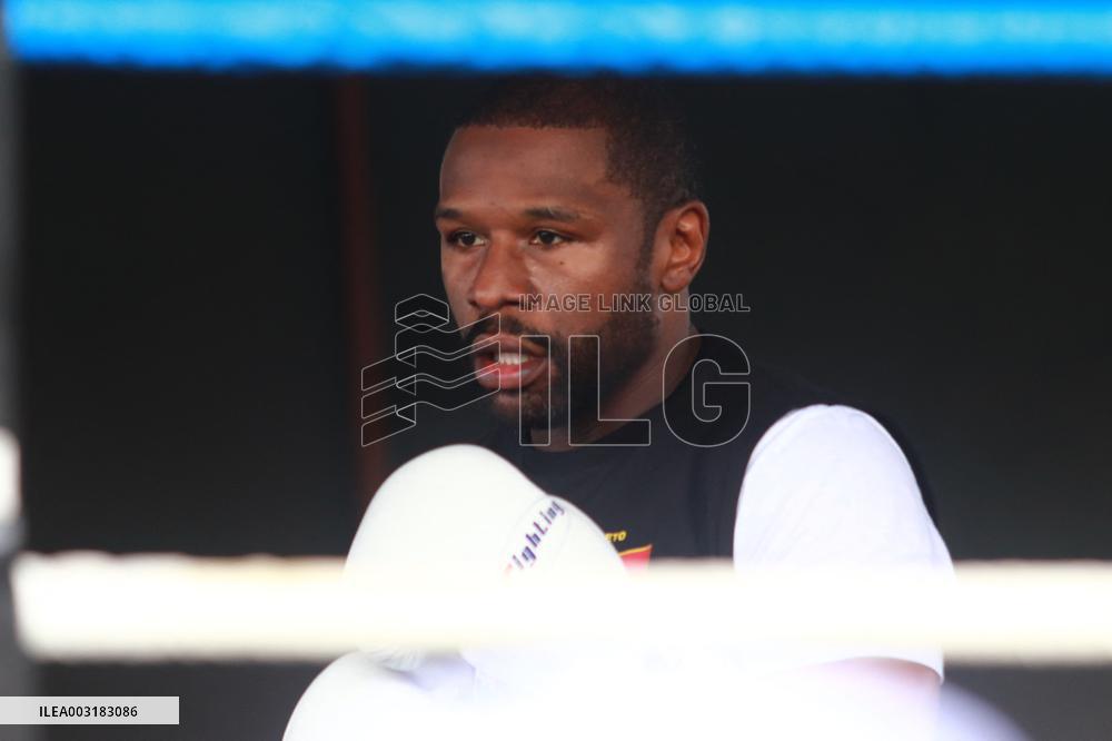 Floyd Mayweather Training - Mexico City