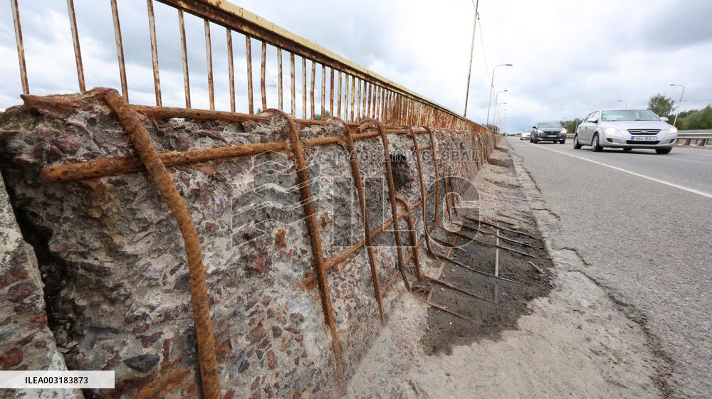 Deteriorating bridge