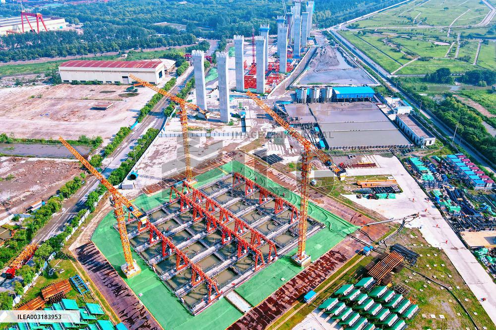Zhangjinggao Yangtze River Bridge Construction