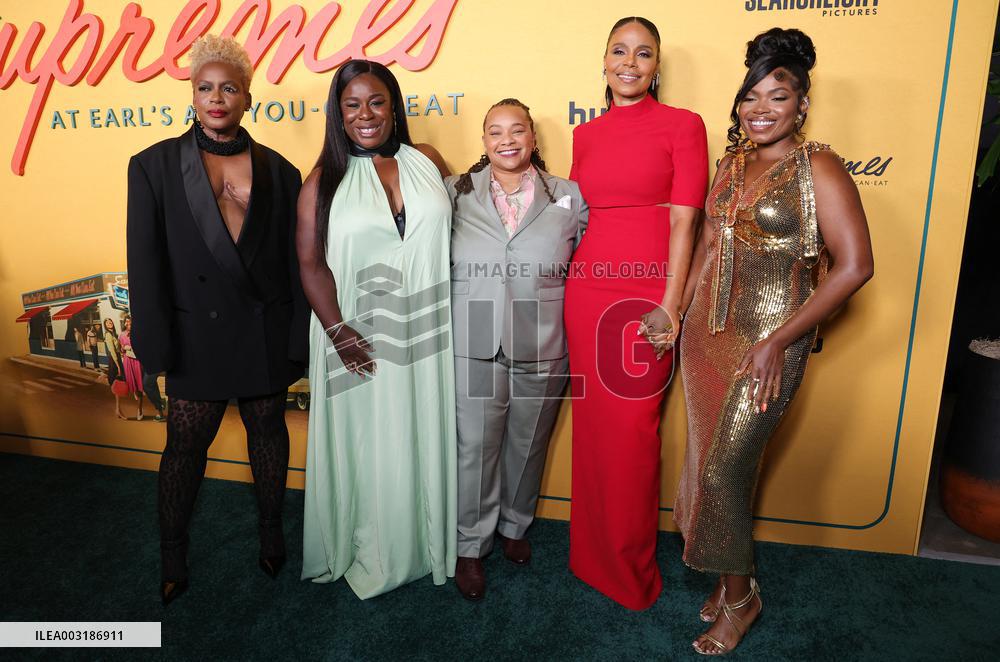 The Supremes At Earl's All-You-Can-Eat Premiere - LA