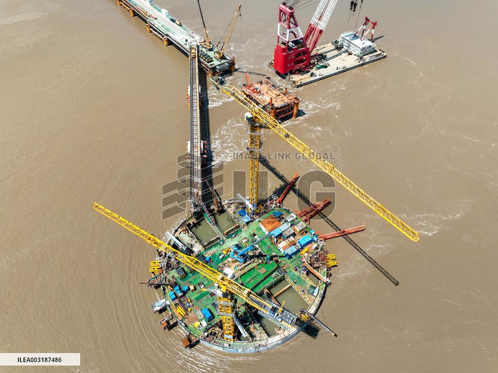 Most Difficult Engineering And Technical Super Cross-sea Project Construction in Zhoushan