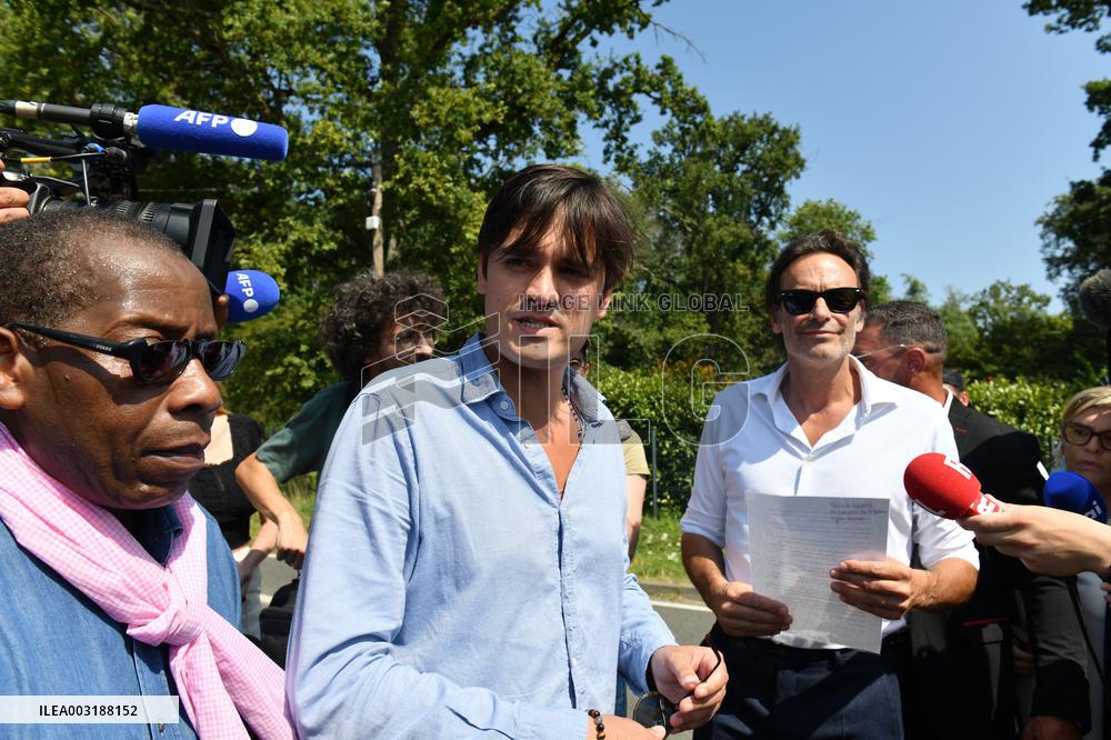 Anthony Delon Greets His Father's Fans At Delon's Estate - Douchy
