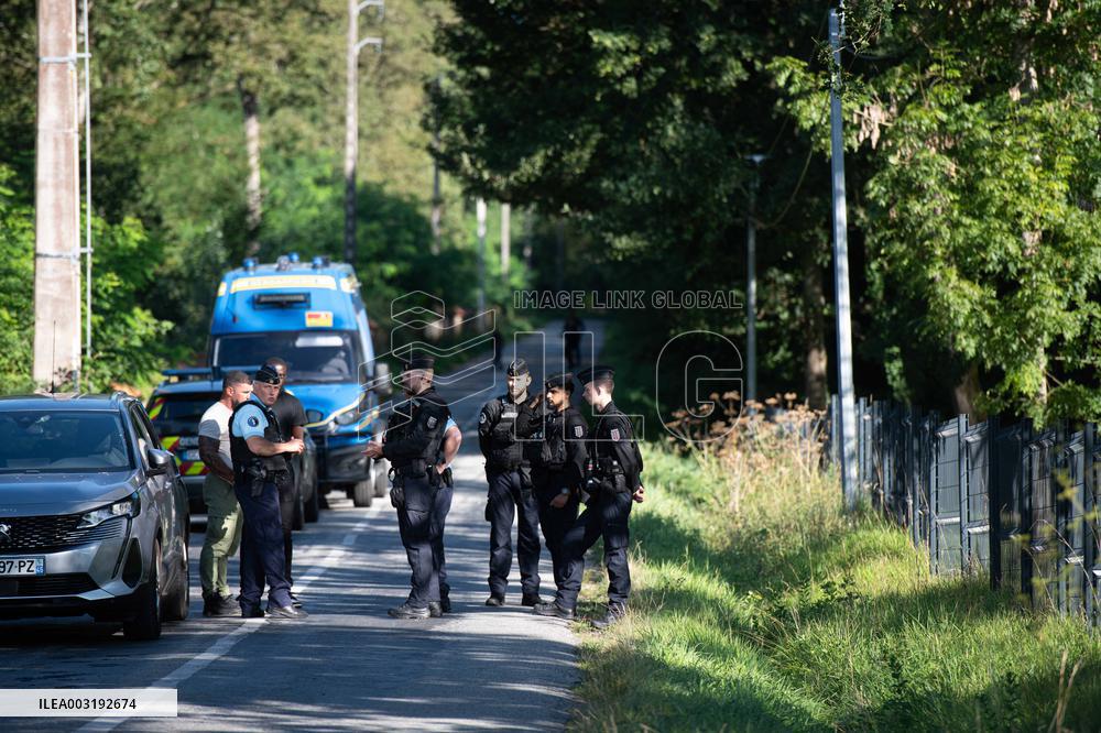 Security Measures Around Delon’s Estate - Douchy
