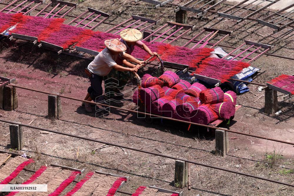 A Fragrance Making Enterprise in Quanzhou