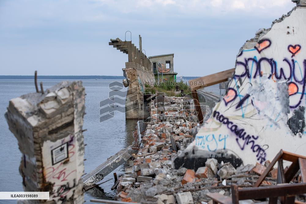 Exhibition hall at former USSR submarine base collapses into sea