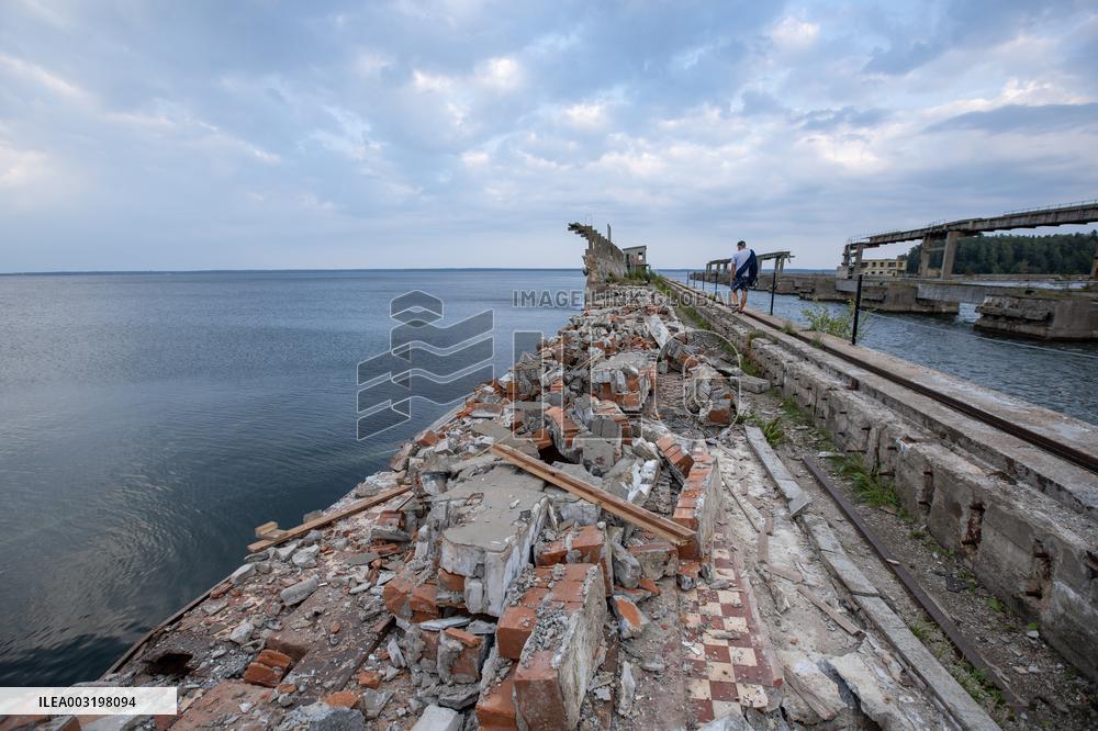Exhibition hall at former USSR submarine base collapses into sea