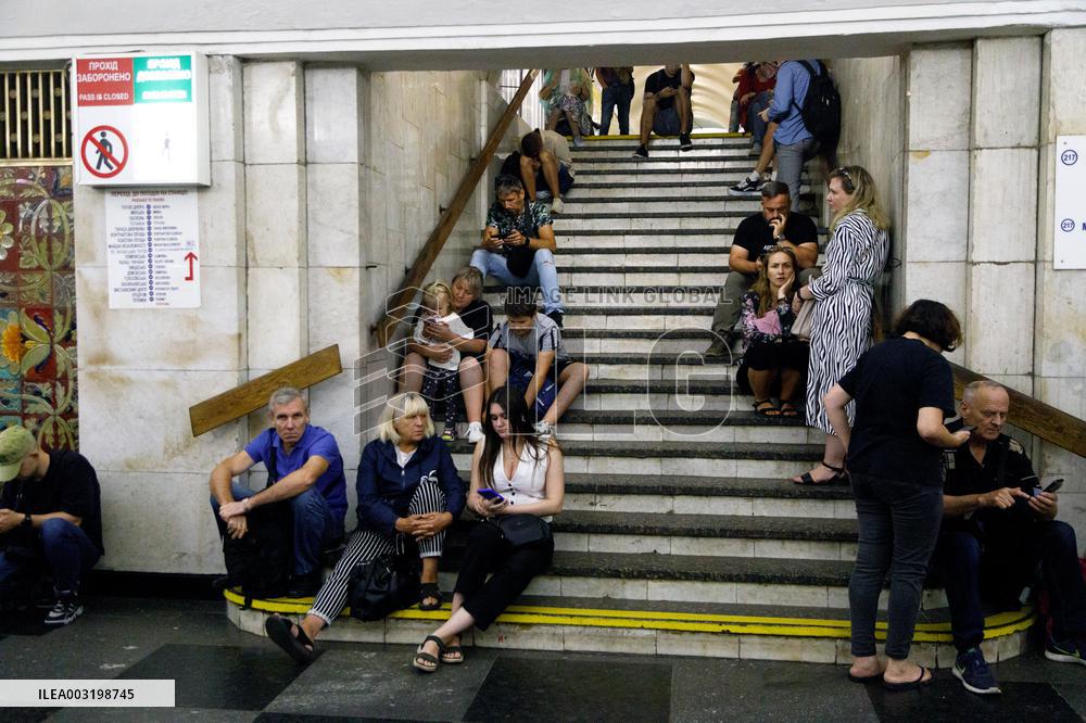 Kyiv residents shelter in Kyiv Metro during massive Russian drone and missile attack