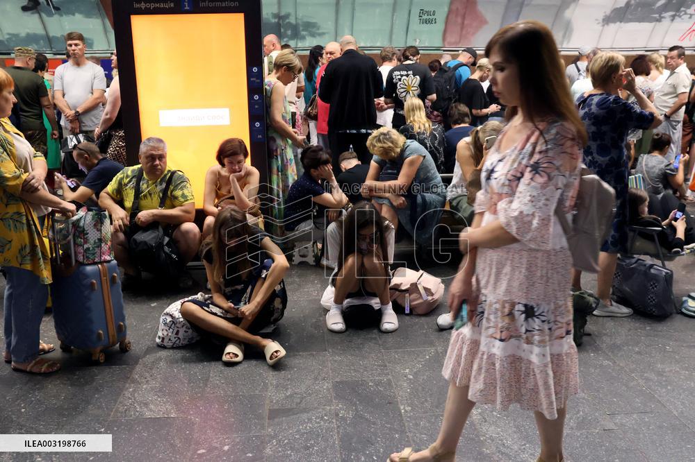 Kyiv residents shelter in Kyiv Metro during massive Russian drone and missile attack