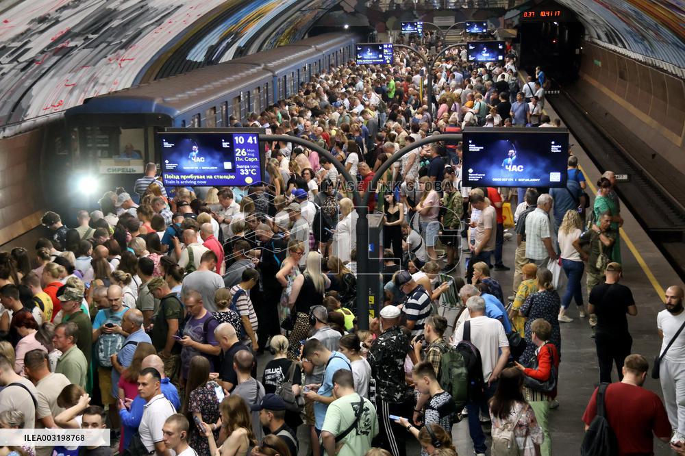Kyiv residents shelter in Kyiv Metro during massive Russian drone and missile attack