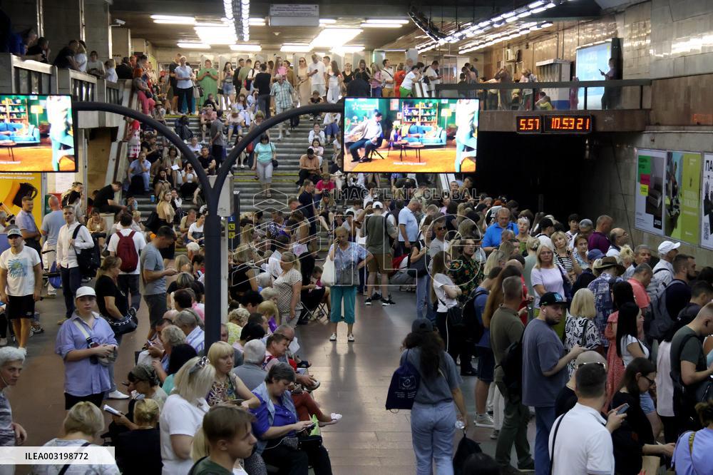 Kyiv residents shelter in Kyiv Metro during massive Russian drone and missile attack